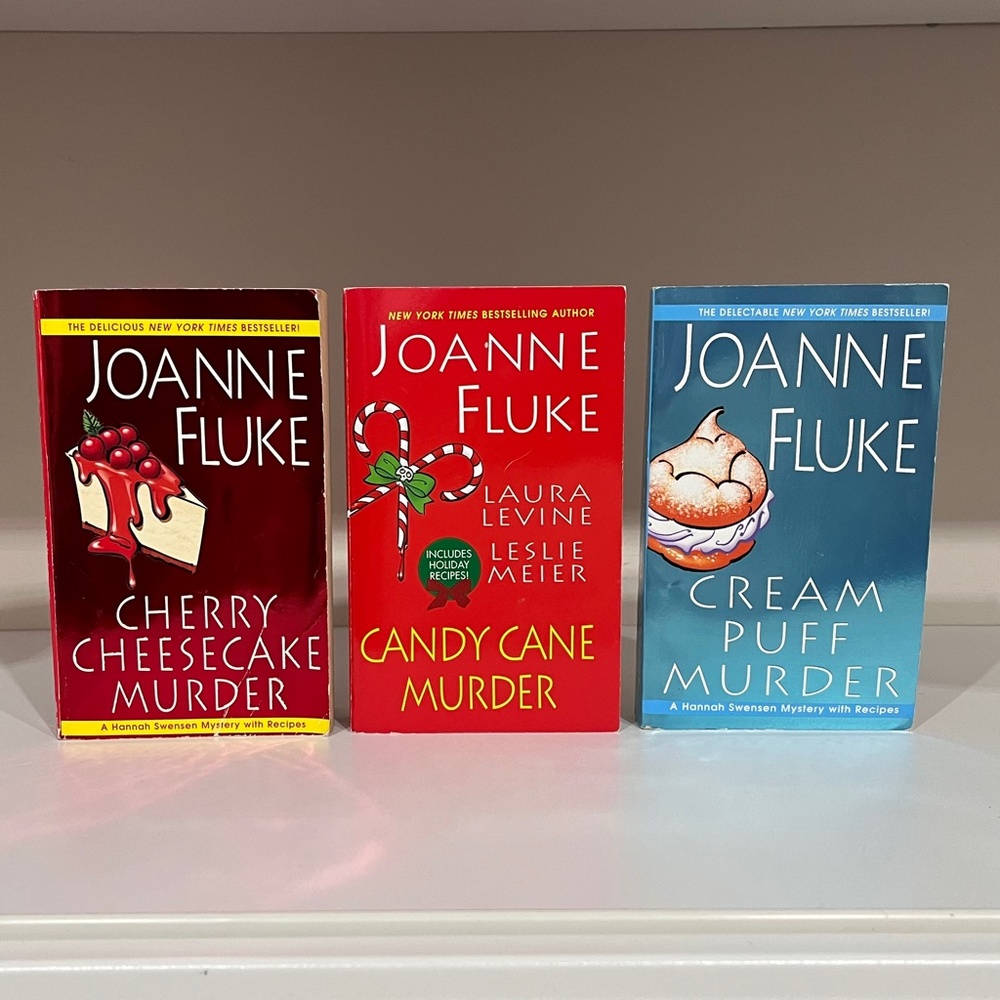 Joanne Fluke Hannah Swensen Cookie Jar Series Books #8, #9.5 & #11